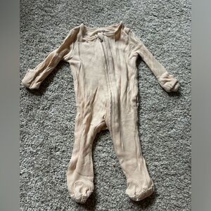 Caden Lane oatmeal waffle zipper footie - newborn